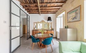 Ombrellari Brand New Apartment